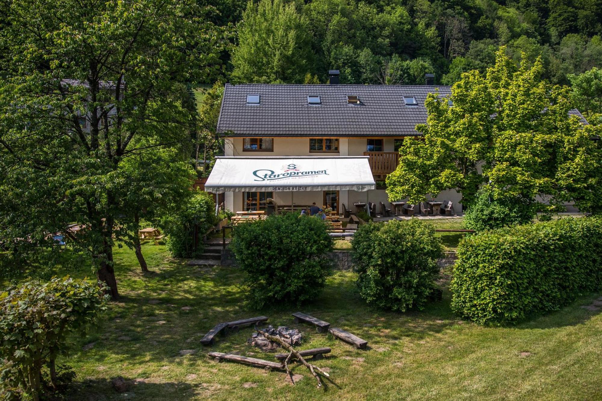 Penzion Krizky Malá Skála Esterno foto